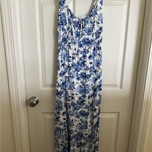 Hollister Blue and White Floral Maxi Dress